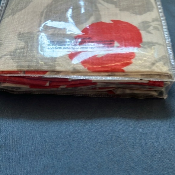 Kate Spade: Garden Rose Floral Napkins- set of 4- 100% cotton- 20”x20” - Picture 7 of 16